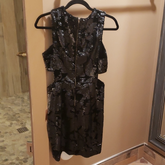 Forever 21 black velvet with sequins all over - Picture 3 of 16